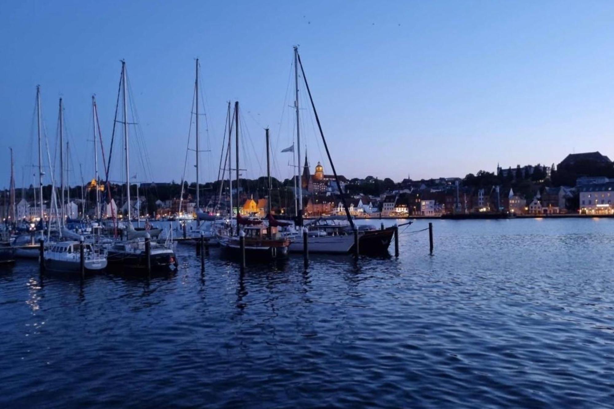 Kuestenliebe -Mit Traumhaftem Meerblick Und Balkon Flensburg Luaran gambar